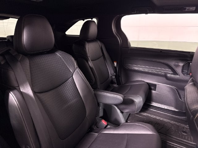 2026 Toyota Sienna Woodland Edition 7 Passenger