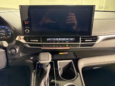 2026 Toyota Sienna Woodland Edition 7 Passenger