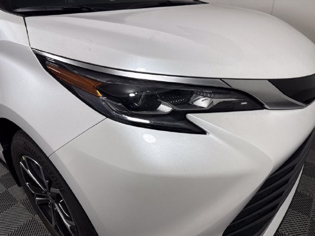 2026 Toyota Sienna Platinum 7 Passenger