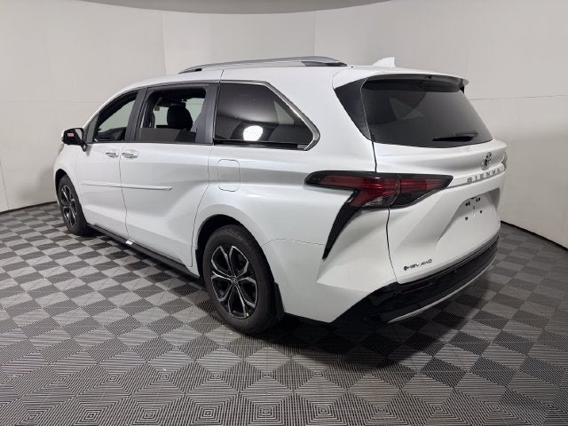 2026 Toyota Sienna Platinum 7 Passenger