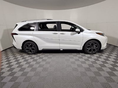 2026 Toyota Sienna Platinum 7 Passenger