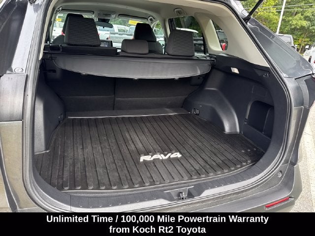 2022 Toyota RAV4 LE