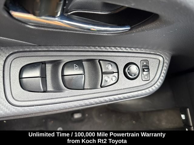 2023 Nissan Versa 1.6 SV