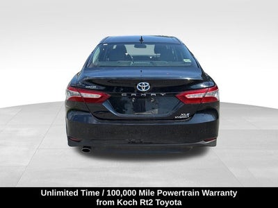 2020 Toyota Camry Hybrid XLE
