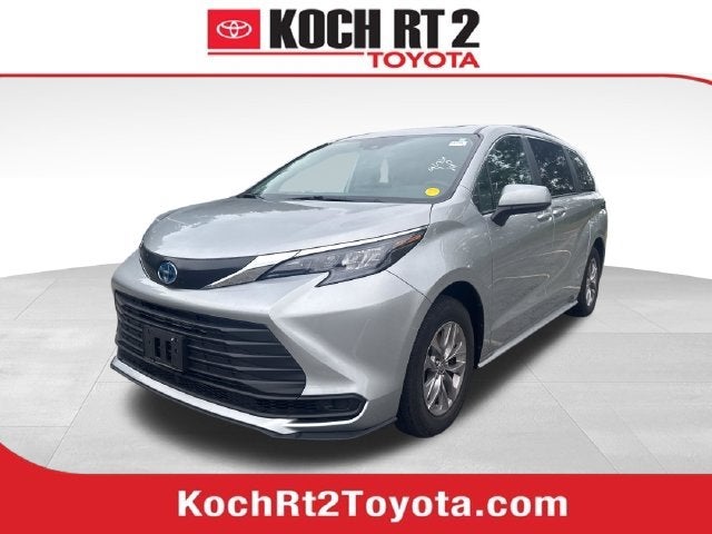 2025 Toyota Sienna LE 8 Passenger