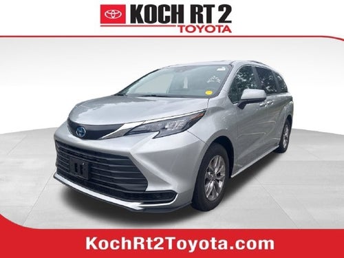 2025 Toyota Sienna LE 8 Passenger