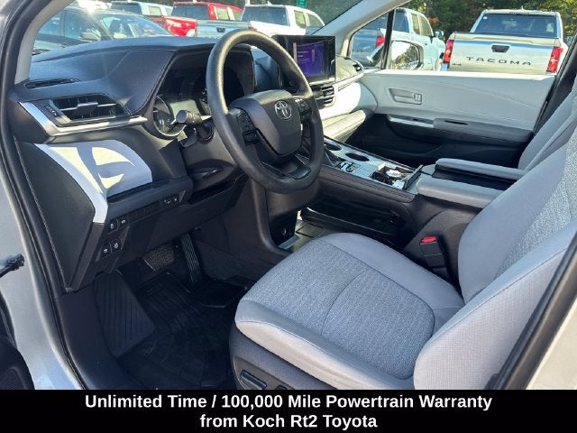 2025 Toyota Sienna LE 8 Passenger