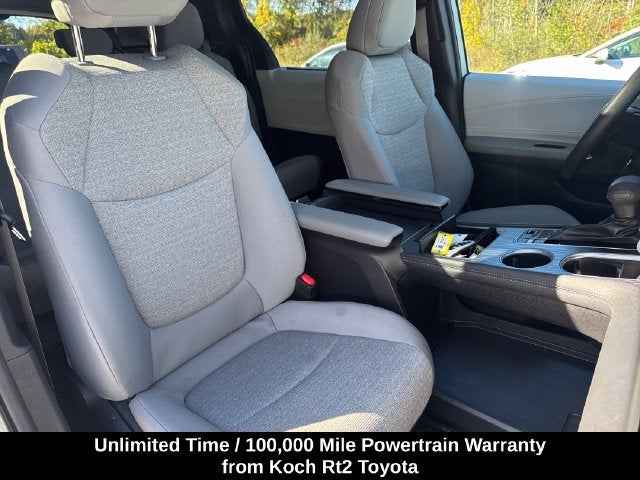 2025 Toyota Sienna LE 8 Passenger