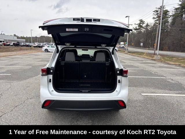 2022 Toyota Highlander LE