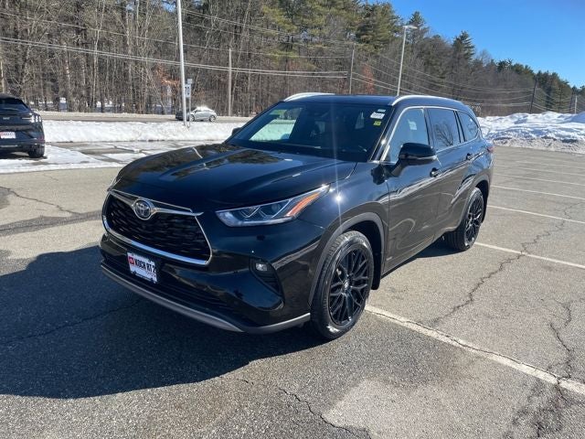 2022 Toyota Highlander Hybrid Platinum