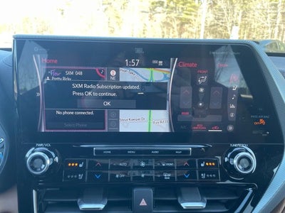 2022 Toyota Highlander Hybrid Platinum