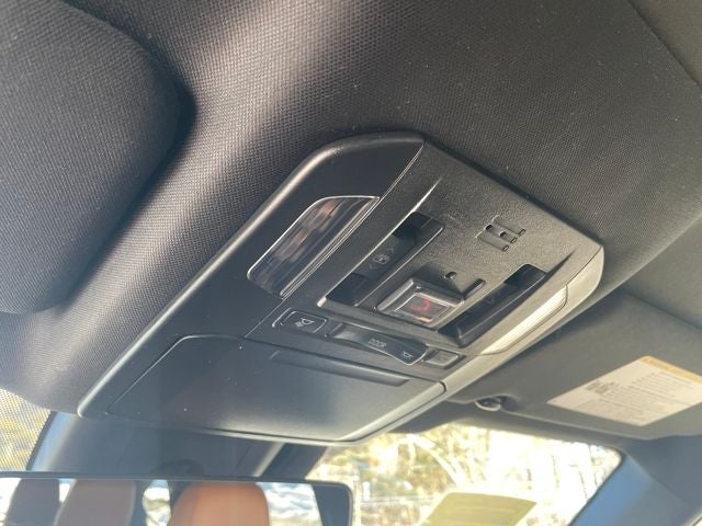 2022 Toyota Highlander Hybrid Platinum