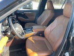 2022 Toyota Highlander Hybrid Platinum
