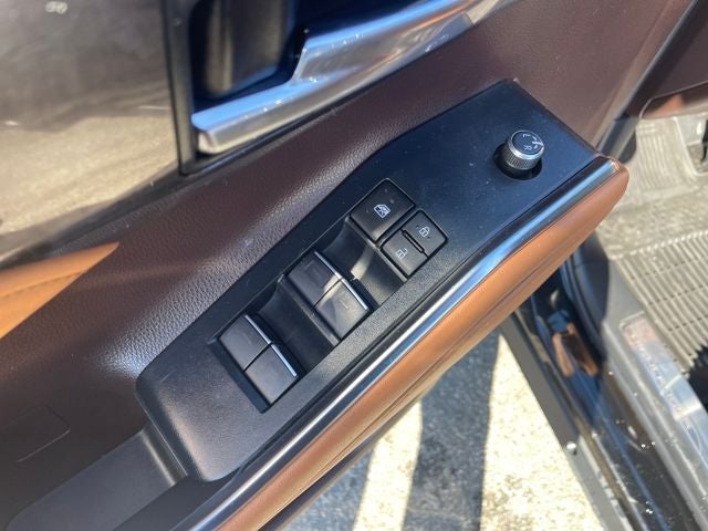 2022 Toyota Highlander Hybrid Platinum