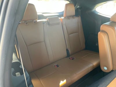 2022 Toyota Highlander Hybrid Platinum