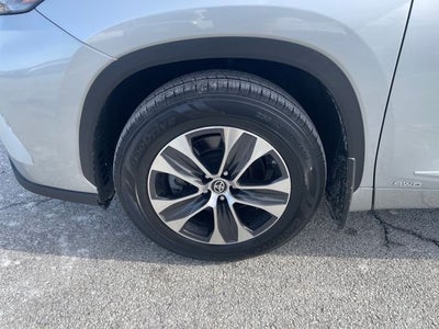 2023 Toyota Highlander Hybrid XLE