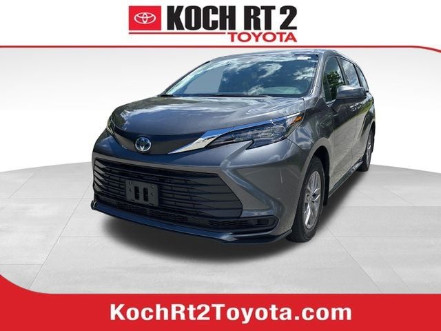 2025 Toyota Sienna LE 8 Passenger