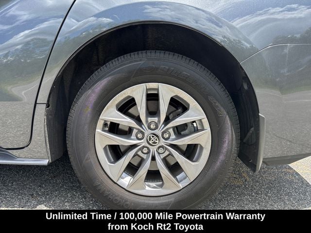 2025 Toyota Sienna LE 8 Passenger