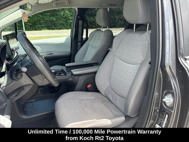 2025 Toyota Sienna LE 8 Passenger