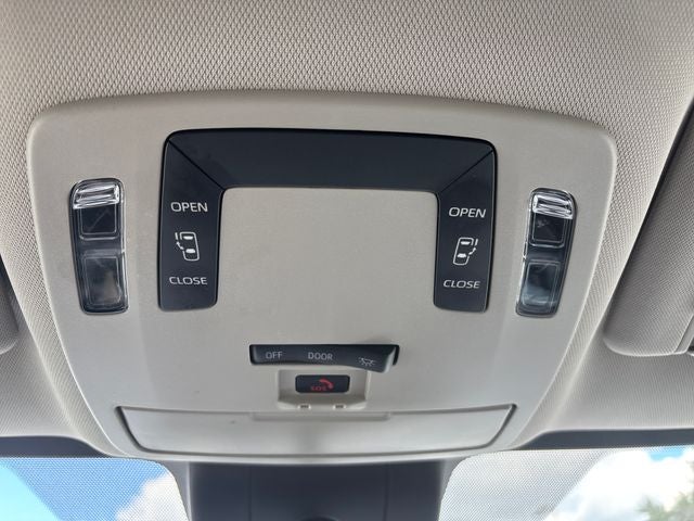 2025 Toyota Sienna LE 8 Passenger