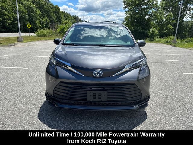 2025 Toyota Sienna LE 8 Passenger