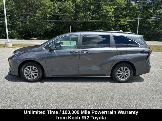 2025 Toyota Sienna LE 8 Passenger