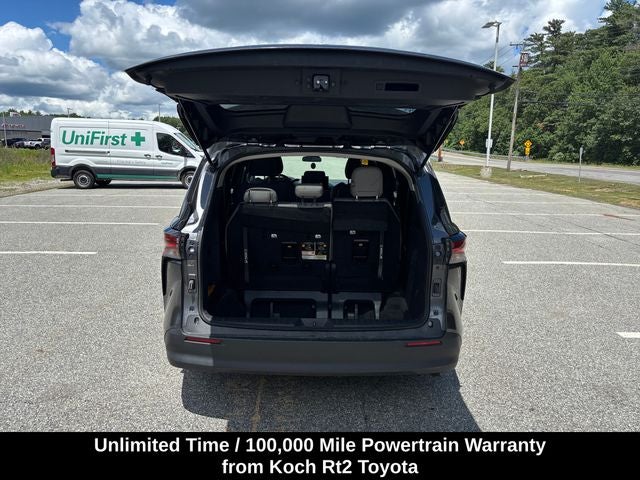 2025 Toyota Sienna LE 8 Passenger
