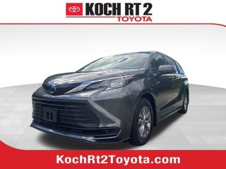 2025 Toyota Sienna LE 8 Passenger