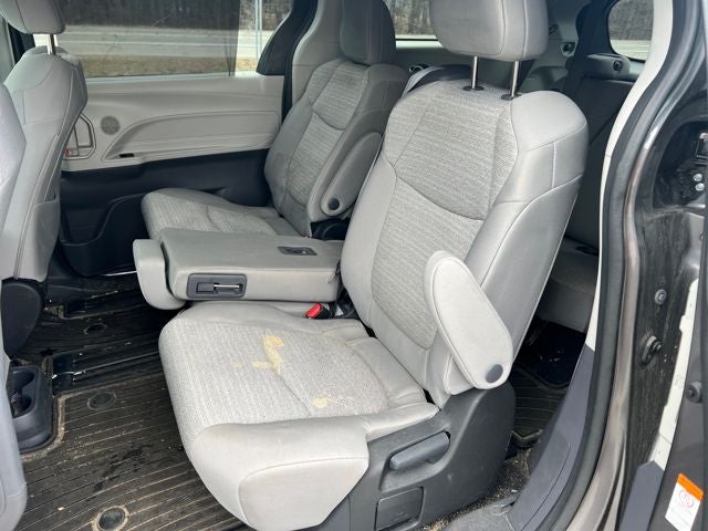 2023 Toyota Sienna LE 8 Passenger