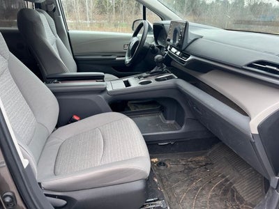 2023 Toyota Sienna LE 8 Passenger
