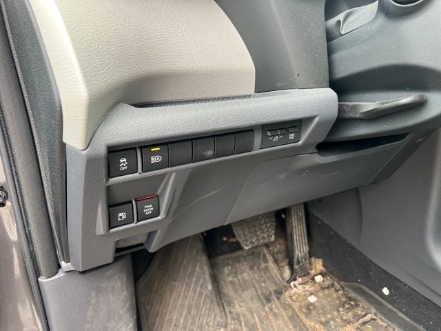 2023 Toyota Sienna LE 8 Passenger