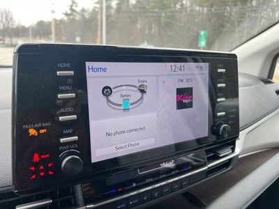 2023 Toyota Sienna LE 8 Passenger