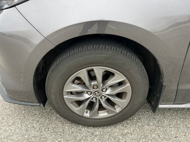 2023 Toyota Sienna LE 8 Passenger