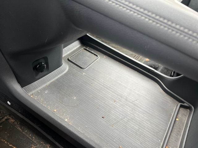 2023 Toyota Sienna LE 8 Passenger