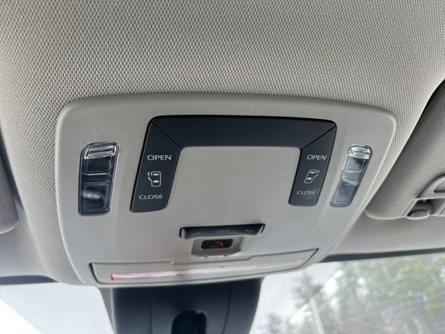 2023 Toyota Sienna LE 8 Passenger