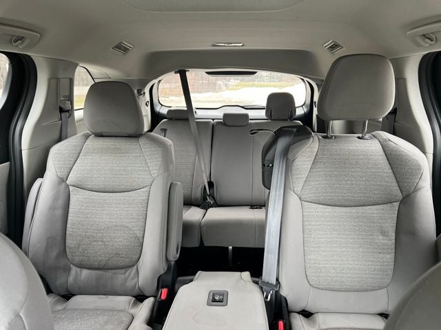 2023 Toyota Sienna LE 8 Passenger