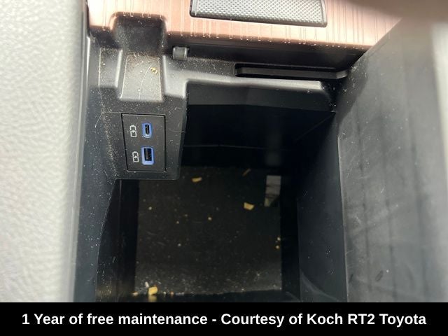 2023 Toyota Sienna LE 8 Passenger