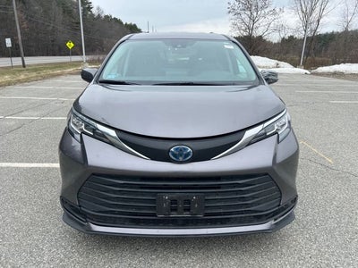 2023 Toyota Sienna LE 8 Passenger