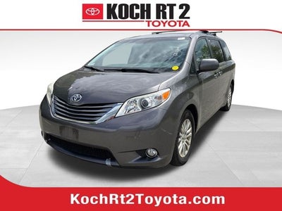 2017 Toyota Sienna XLE 8 Passenger