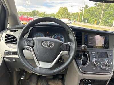 2017 Toyota Sienna XLE 8 Passenger