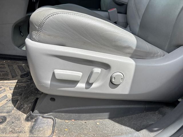 2017 Toyota Sienna XLE 8 Passenger