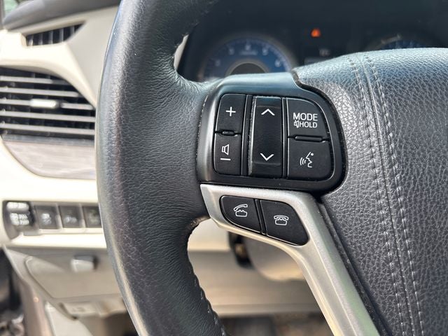 2017 Toyota Sienna XLE 8 Passenger