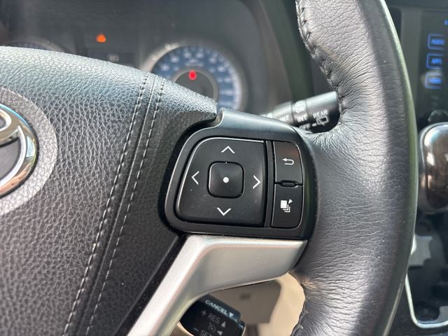 2017 Toyota Sienna XLE 8 Passenger
