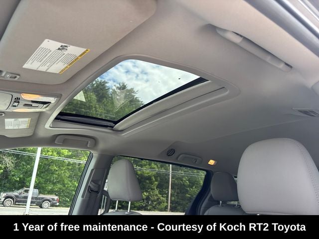 2017 Toyota Sienna XLE 8 Passenger