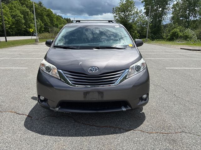 2017 Toyota Sienna XLE 8 Passenger