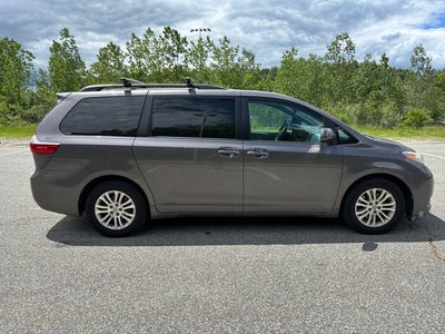 2017 Toyota Sienna XLE 8 Passenger