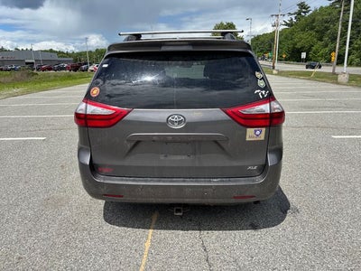 2017 Toyota Sienna XLE 8 Passenger