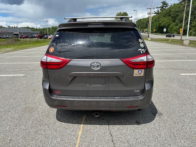 2017 Toyota Sienna XLE 8 Passenger