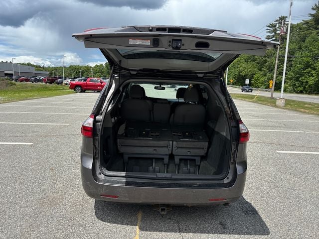 2017 Toyota Sienna XLE 8 Passenger