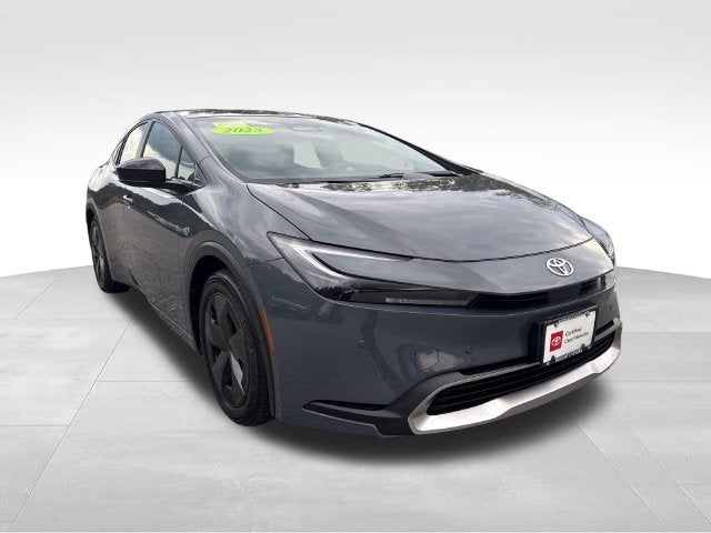 2025 Toyota Prius Plug-In Hybrid SE